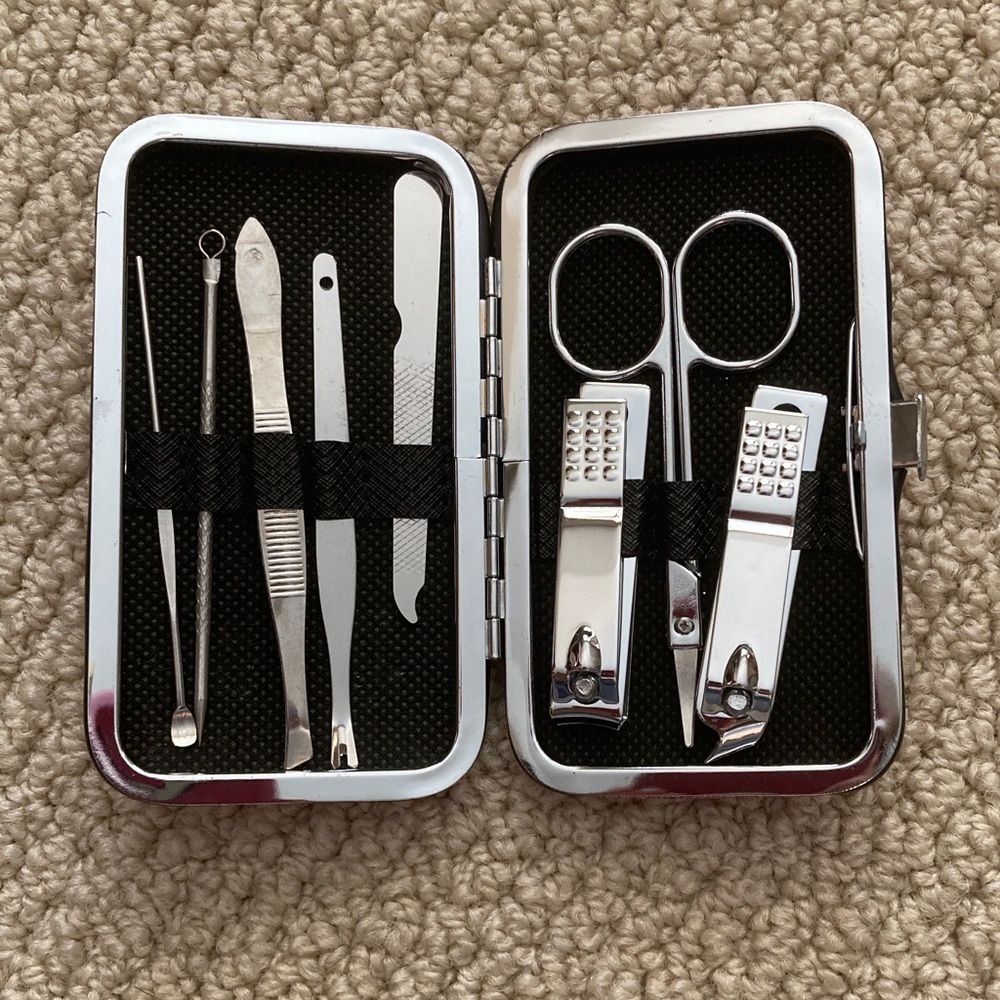 NEW Sparkly Glitter Grooming Kit Women Tweezers Scissors Nail Clipper NIB
